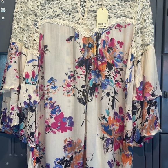 JODIFL Tops - Jodifl Women's Floral Lace Top - Multicolor